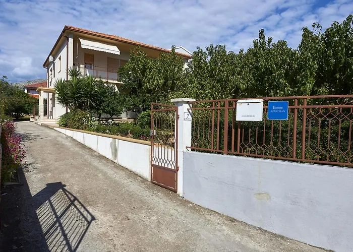 Konukevi Triple 13102b