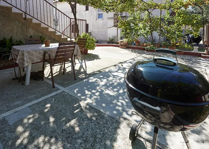 Triple 13102b Konukevi 3*